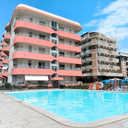 リド・ディ・イエゾロApollo Fronte Mareアパートメント エクステリア 写真